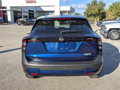 2025 Nissan Kicks S