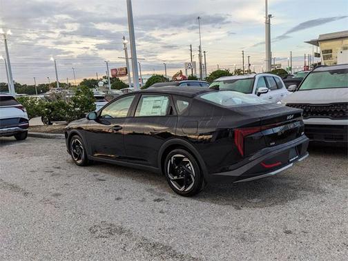 2025 Kia K4 EX