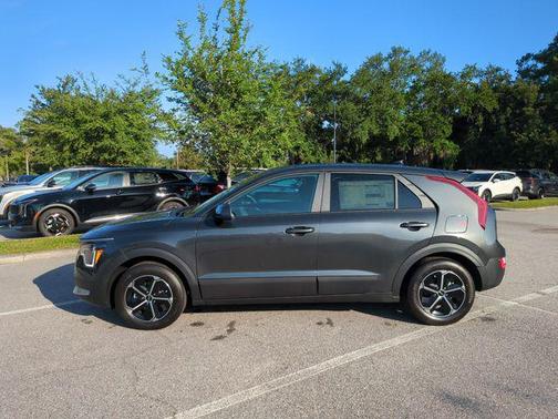 Interstellar Gray 2026 Kia Niro LX