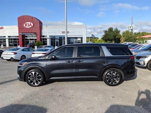 2024 Kia Carnival EX