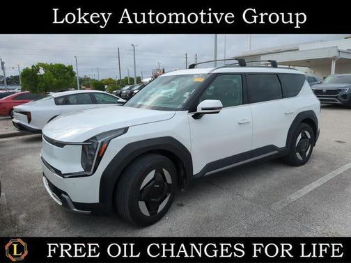 Snow White Pearl 2024 Kia EV9 Wind