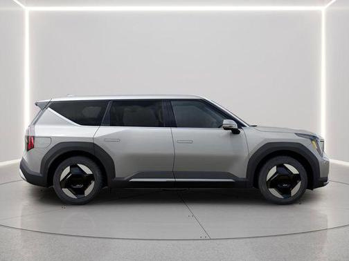 2026 Kia EV9 Light Long Range