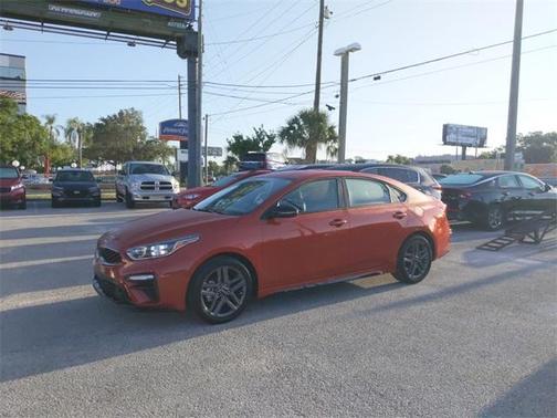 Photo 2 of 30 of 2021 Kia Forte GT-Line