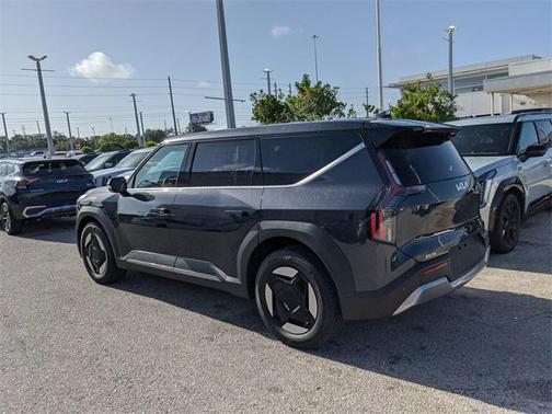 2026 Kia EV9 Light Long Range