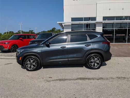 2022 Kia Seltos EX