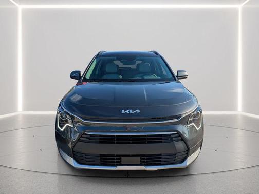 Interstellar Gray 2026 Kia Niro EX