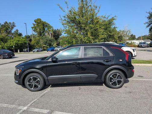Aurora Black Pearl 2026 Kia Niro LX