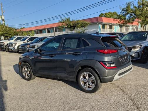 2022 Hyundai KONA SEL