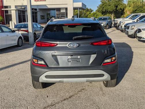 2022 Hyundai KONA SEL