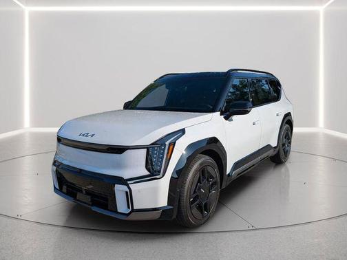 Glacier White Pearl/Ebony Black Roof 2026 Kia EV9 GT-Line