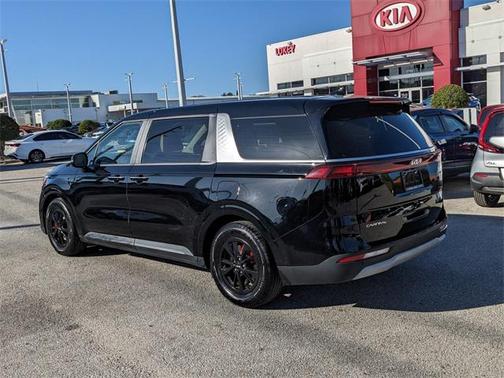 2023 Kia Carnival LX