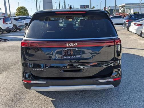 2023 Kia Carnival LX