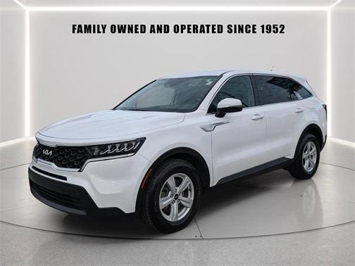 2022 Kia Sorento LX