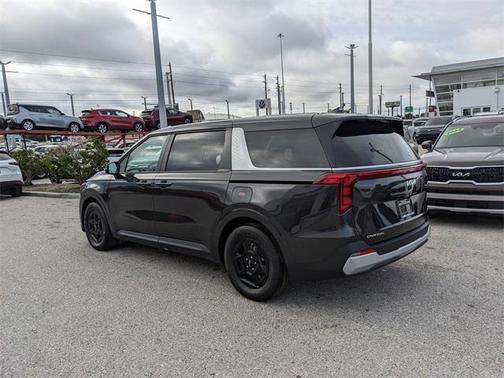 2025 Kia Carnival LXS