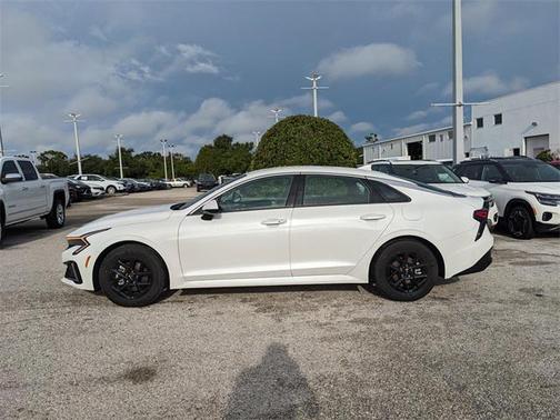 2025 Kia K5 LXS