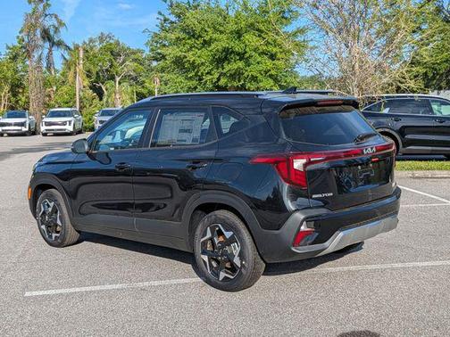 Fusion Black 2026 Kia Seltos S