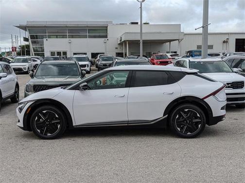 2025 Kia EV6 Wind