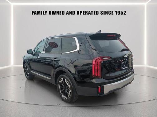 Ebony Black 2024 Kia Telluride S