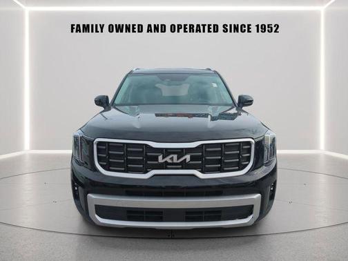 Ebony Black 2024 Kia Telluride S
