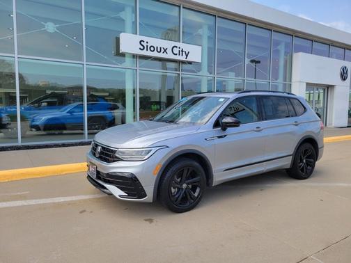 2023 Volkswagen Tiguan 2.0T SE R-Line Black