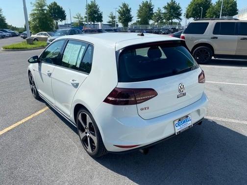 Photo 4 of 34 of 2015 Volkswagen Golf GTI S w/Performance Pkg