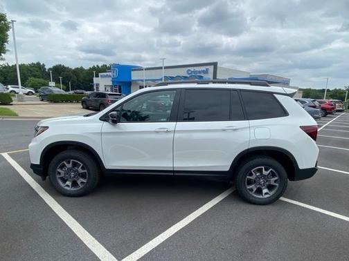 Platinum White Pearl 2022 Honda Passport TrailSport