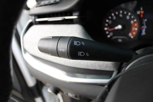 Bright White Clearcoat 2023 Jeep Compass Latitude
