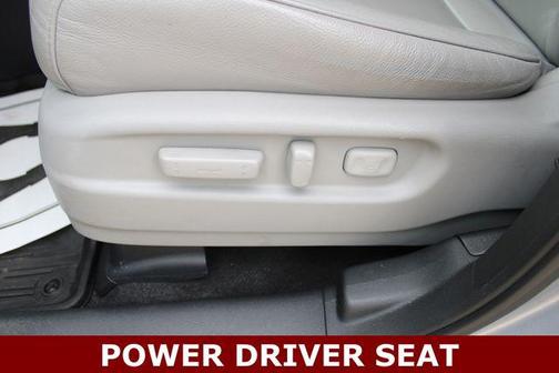 Lunar Silver Metallic 2017 Honda Pilot Touring