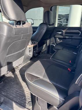 2020 RAM 2500 Laramie Crew Cab 4x4 6'4' Box