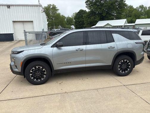 Sterling Gray Metallic 2025 Chevrolet Traverse Z71