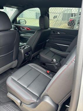 Sterling Gray Metallic 2025 Chevrolet Traverse Z71