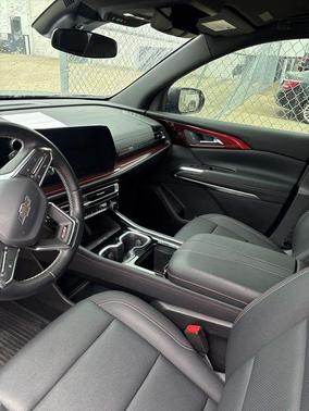 Sterling Gray Metallic 2025 Chevrolet Traverse Z71