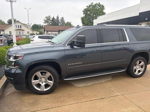 Shadow Gray Metallic 2020 Chevrolet Suburban Premier