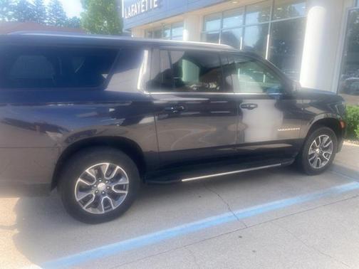 2022 Chevrolet Suburban LT