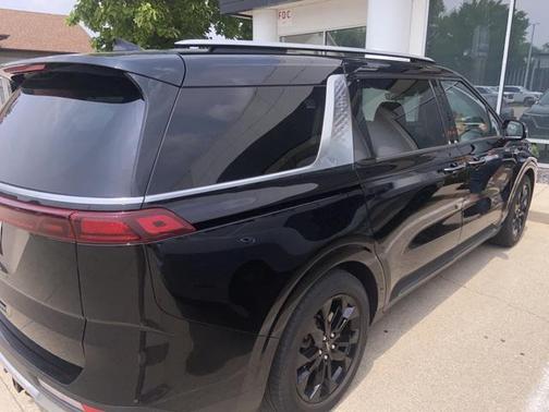 2022 Kia Carnival SX