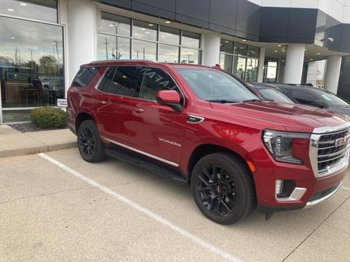 2023 GMC Yukon SLT