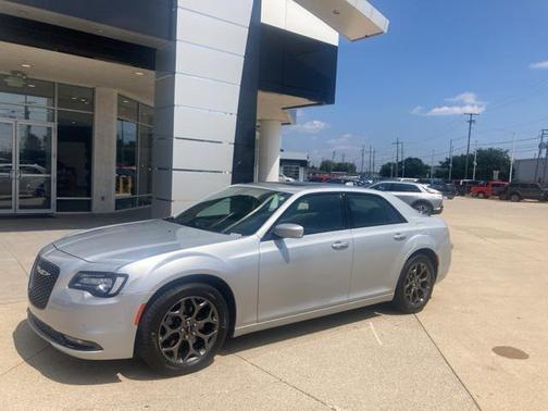 2019 Chrysler 300 S