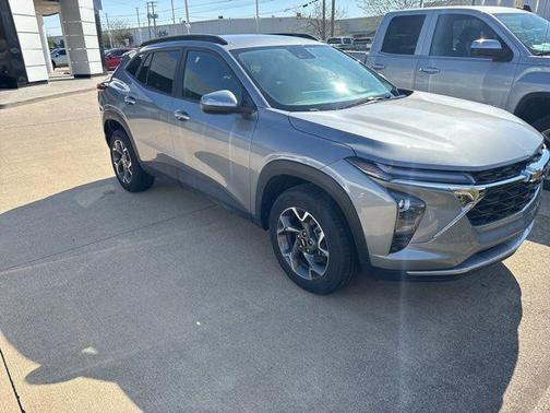 Sterling Gray Metallic 2025 Chevrolet Trax LT
