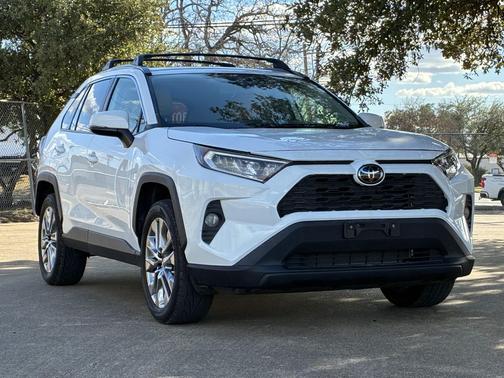 2019 Toyota RAV4 XLE Premium