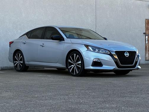 2021 Nissan Altima SR FWD