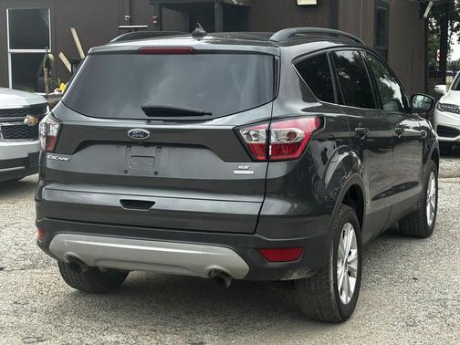 Magnetic Metallic 2018 Ford Escape SE
