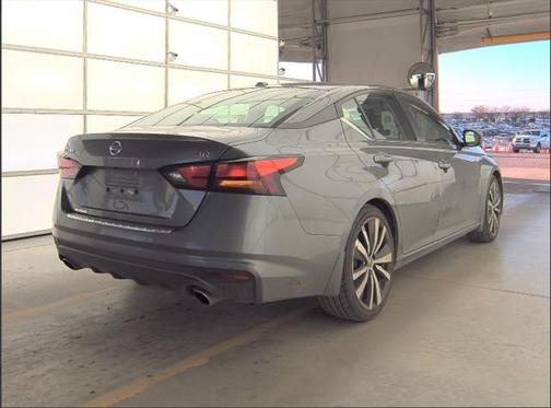 2020 Nissan Altima SR FWD