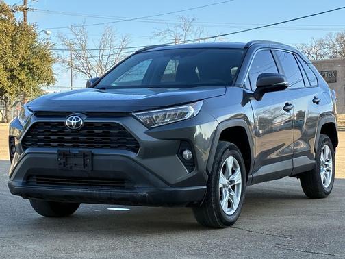 2020 Toyota RAV4 XLE
