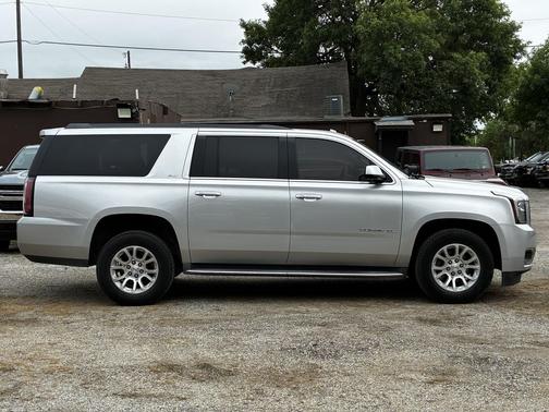 Quicksilver Metallic 2017 GMC Yukon XL SLT