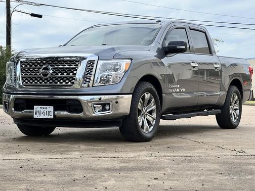 2019 Nissan Titan SV