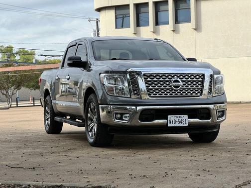 2019 Nissan Titan SV