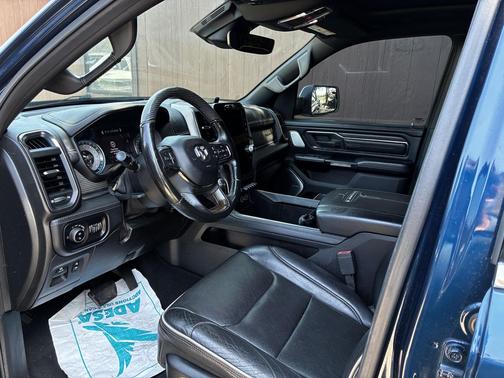Patriot Blue Pearlcoat 2019 RAM 1500 Limited