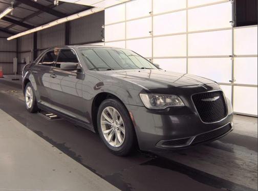 2016 Chrysler 300 Limited