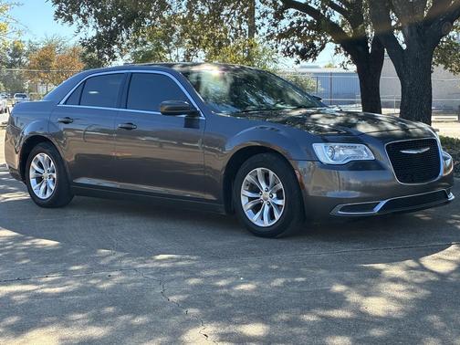 2016 Chrysler 300 Limited