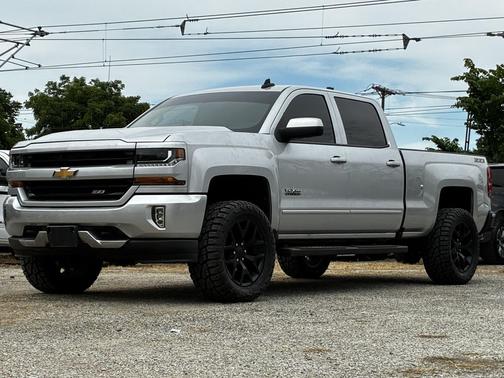 Silver Ice Metallic 2017 Chevrolet Silverado 1500 2LT